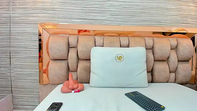 maryy campbell  online show from 09.23.25