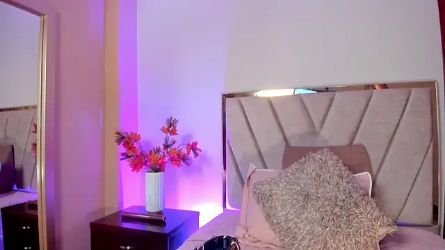 NoraDasilva online show from 12.05.25