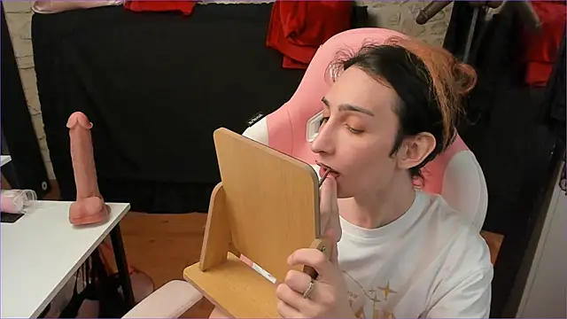 Mayala   online show from 04.03.26