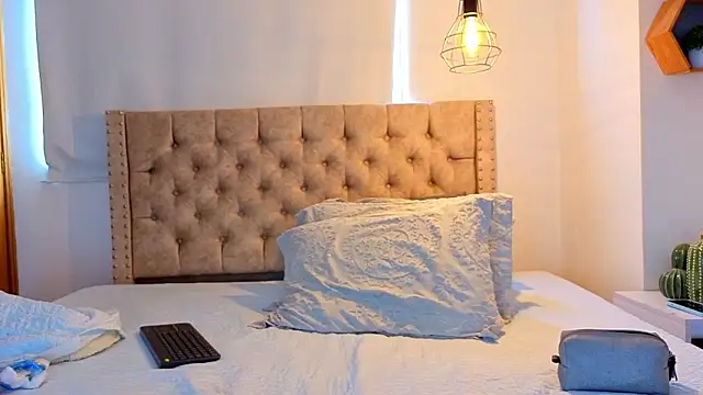 KeryHillson online show from 03.06.26