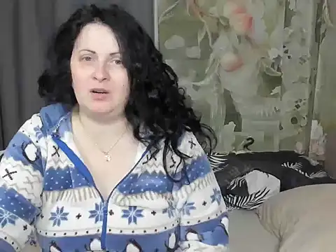 Snapshot of Lillian2 chatting on 05.01.26 Lillian2 online show from 05.01.26