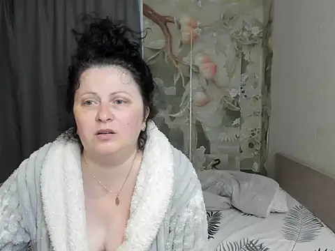 Snapshot of Lillian2 chatting on 05.25.26 Lillian2 online show from 05.25.26