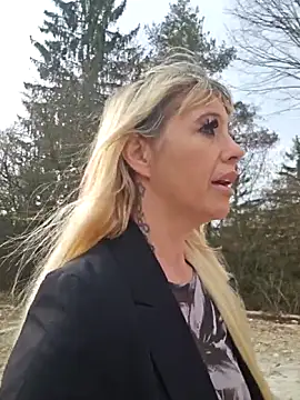 Snapshot of Sexy_Sparkling_ chatting on 03.09.26 Sexy Sparkling online show from 03.09.26