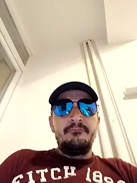 Snapshot of Adriandan1982 chatting on 09.22.25 Adriandan1982 online show from 09.22.25