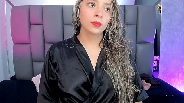 Snapshot of _MiaBrown_ chatting on 01.18.25  MiaBrown  online show from 01.18.25