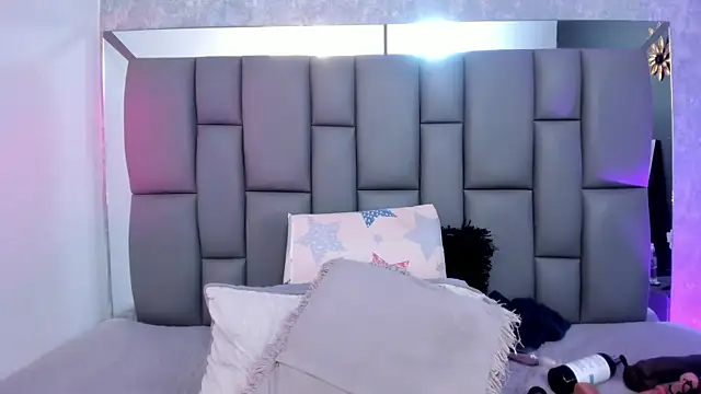 Snapshot of _MiaBrown_ chatting on 02.24.25  MiaBrown  online show from 02.24.25