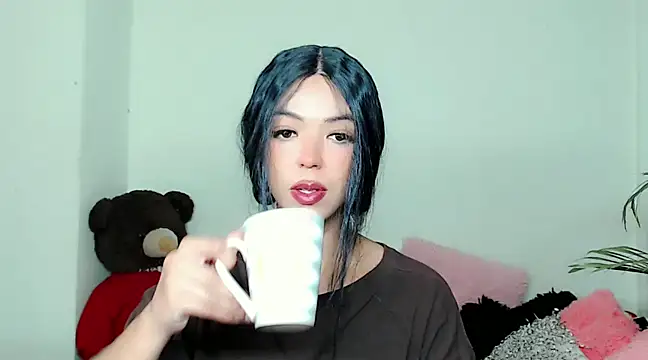 Tanedra collings online show from 12.05.24