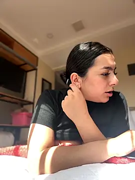 Nicollemays online show from 11.07.25