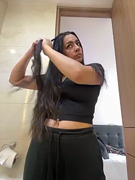 Nicollemays online show from 03.24.26