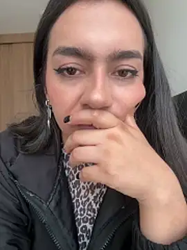Snapshot of Nicollemays chatting on 04.17.26 Nicollemays online show from 04.17.26