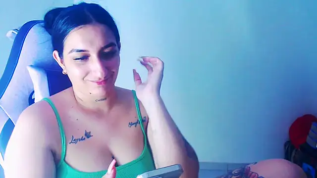 Snapshot of liz_dirty chatting on 04.26.26 liz dirty online show from 04.26.26