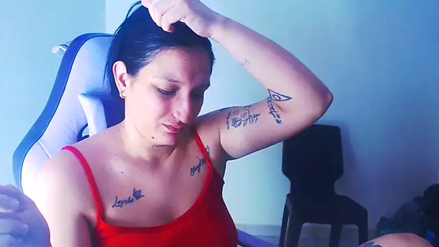 Snapshot of liz_dirty chatting on 05.13.26 liz dirty online show from 05.13.26