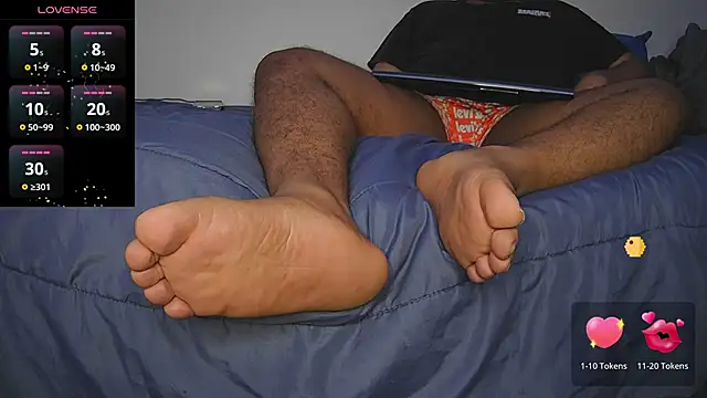 Snapshot of teaser4_ chatting on 12.31.24 teaser4 online show from 12.31.24