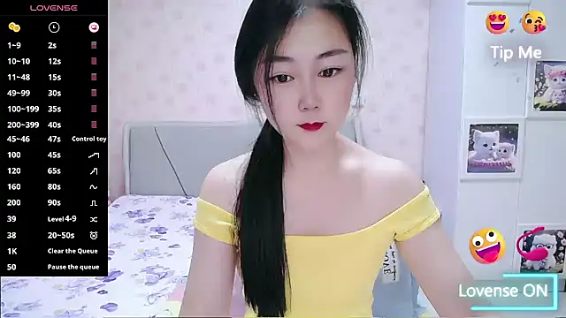 Snapshot of Elvira_baby chatting on 06.04.26 Elvira baby online show from 06.04.26