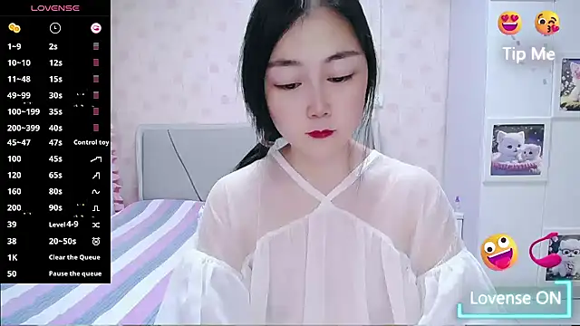Snapshot of Elvira_baby chatting on 07.20.26 Elvira baby online show from 07.20.26