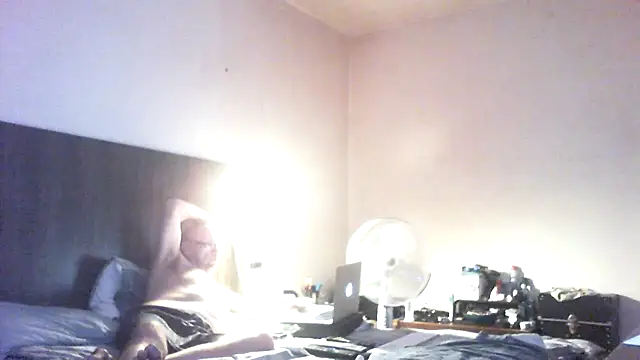 Snapshot of dazuk4513 chatting on 07.18.26 dazuk4513 online show from 07.18.26