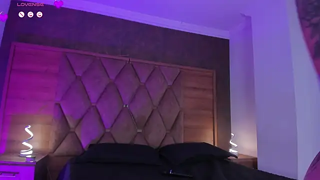 CamileHolmes online show from 04.10.26