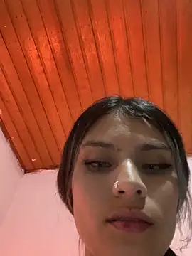 Snapshot of Tiffanysurez_ chatting on 10.08.25 Tiffanysurez online show from 10.08.25
