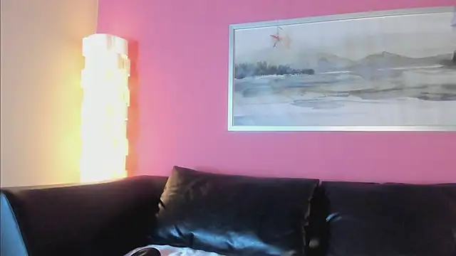 Tiffanysurez  online show from 02.20.26