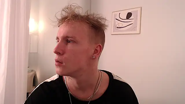 Snapshot of AlexxSweet chatting on 05.18.26 AlexxSweet online show from 05.18.26