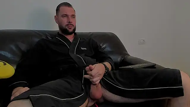 Snapshot of KingMalcom chatting on 04.30.26 KingMalcom online show from 04.30.26
