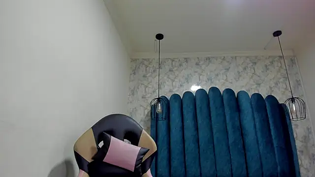 nalalye cruzz  online show from 09.13.25