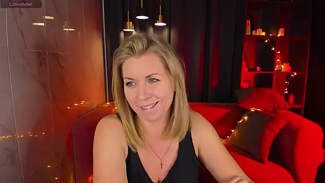 Snapshot of Annie_Light chatting on 01.14.25 Annie Light online show from 01.14.25