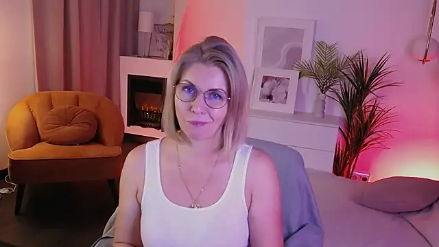 Snapshot of Annie_Light chatting on 10.15.25 Annie Light online show from 10.15.25