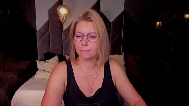 Snapshot of Annie_Light chatting on 10.16.25 Annie Light online show from 10.16.25