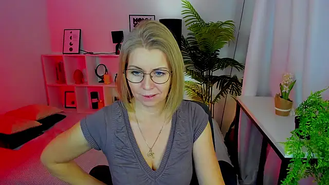 Annie Light online show from 01.16.26