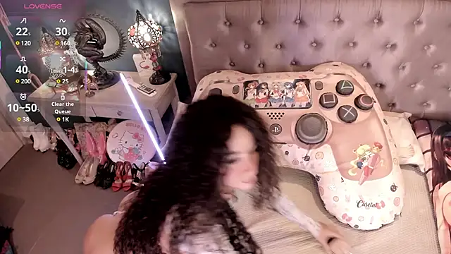 Orianna reed  online show from 02.13.25