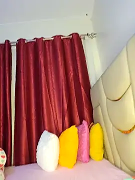 NicRaisaa online show from 03.10.26