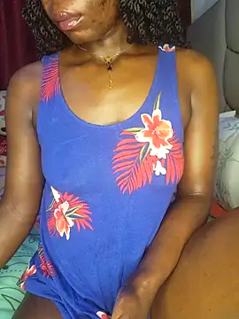 Snapshot of NicRaisaa chatting on 05.05.26 NicRaisaa online show from 05.05.26