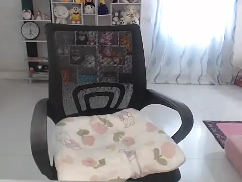 TinyGirls online show from 09.19.25