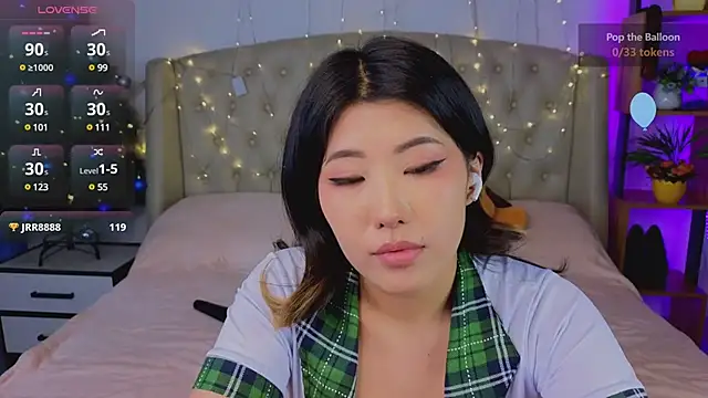 Snapshot of Wendy__Hills chatting on 12.14.24 Wendy Hills online show from 12.14.24