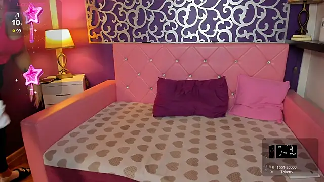 Snapshot of naughtycleo chatting on 03.22.25 naughtycleo online show from 03.22.25