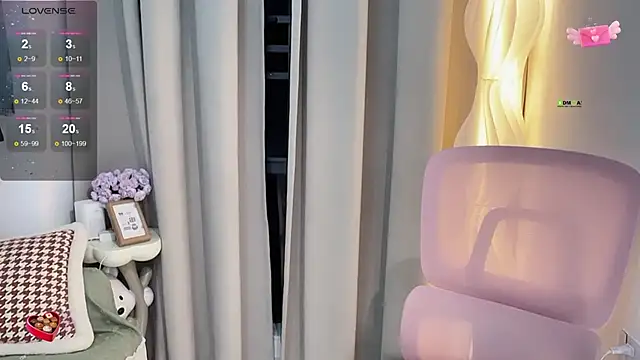 Snapshot of Mandy-- chatting on 09.13.25 Mandy-- online show from 09.13.25