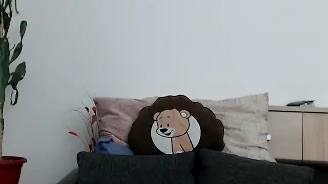 Snapshot of rosie69 chatting on 02.13.25 rosie69 online show from 02.13.25