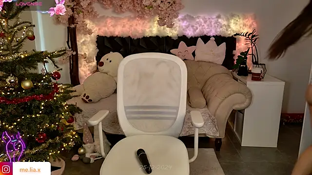 Snapshot of Meliazz chatting on 12.25.24 Meliazz online show from 12.25.24