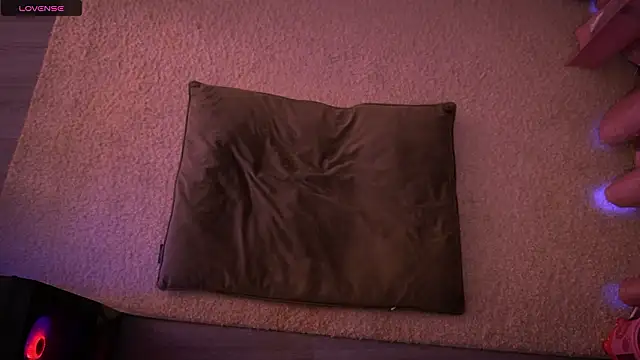 Redhead Shark new online show from 02.23.26