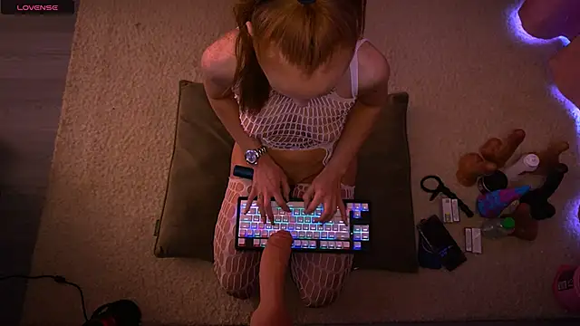 Redhead Shark new online show from 03.19.26