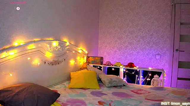 LillyMoure  online show from 02.27.26