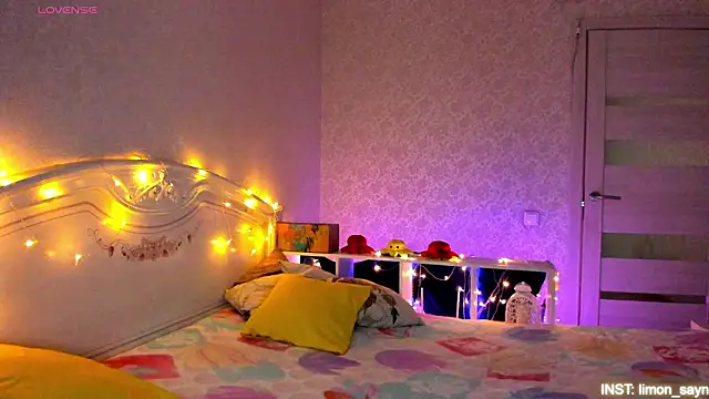 LillyMoure  online show from 03.14.26