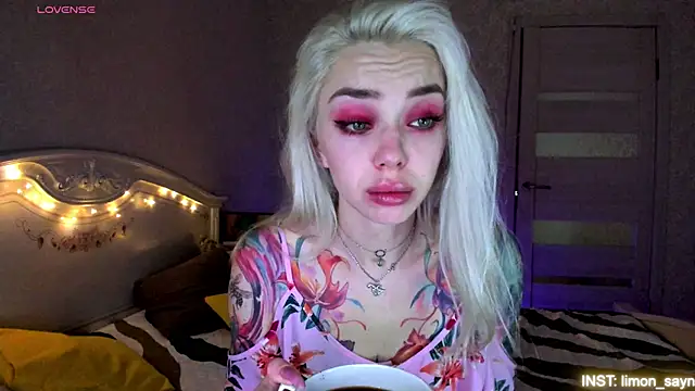 LillyMoure  online show from 06.22.26