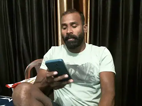 Snapshot of indian2 chatting on 01.22.25 indian2 online show from 01.22.25