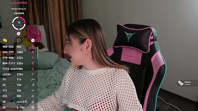 Snapshot of Fiona-Love chatting on 10.25.25 Fiona-Love online show from 10.25.25