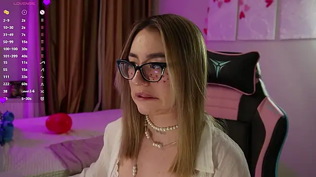 Snapshot of Fiona-Love chatting on 02.14.26 Fiona-Love online show from 02.14.26