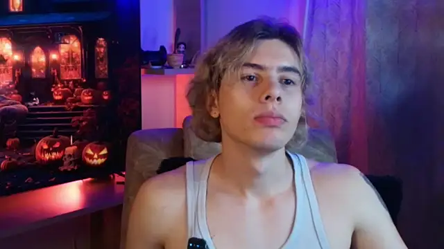 Snapshot of dimitri_tv chatting on 10.12.25 dimitri tv online show from 10.12.25