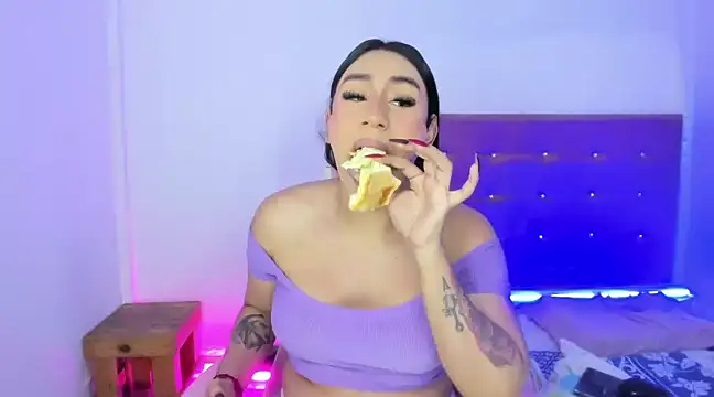 Snapshot of OSORIOMAFE chatting on 12.26.24 OSORIOMAFE online show from 12.26.24