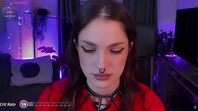 Snapshot of BratzieDarsie chatting on 12.13.24 BratzieDarsie online show from 12.13.24